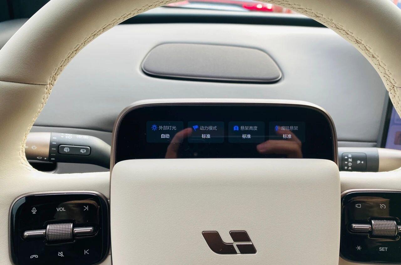 理想i6方向盘仪表屏才是隐藏的“万能遥控器”刚提理想i6的宝子们，是不是觉得车机