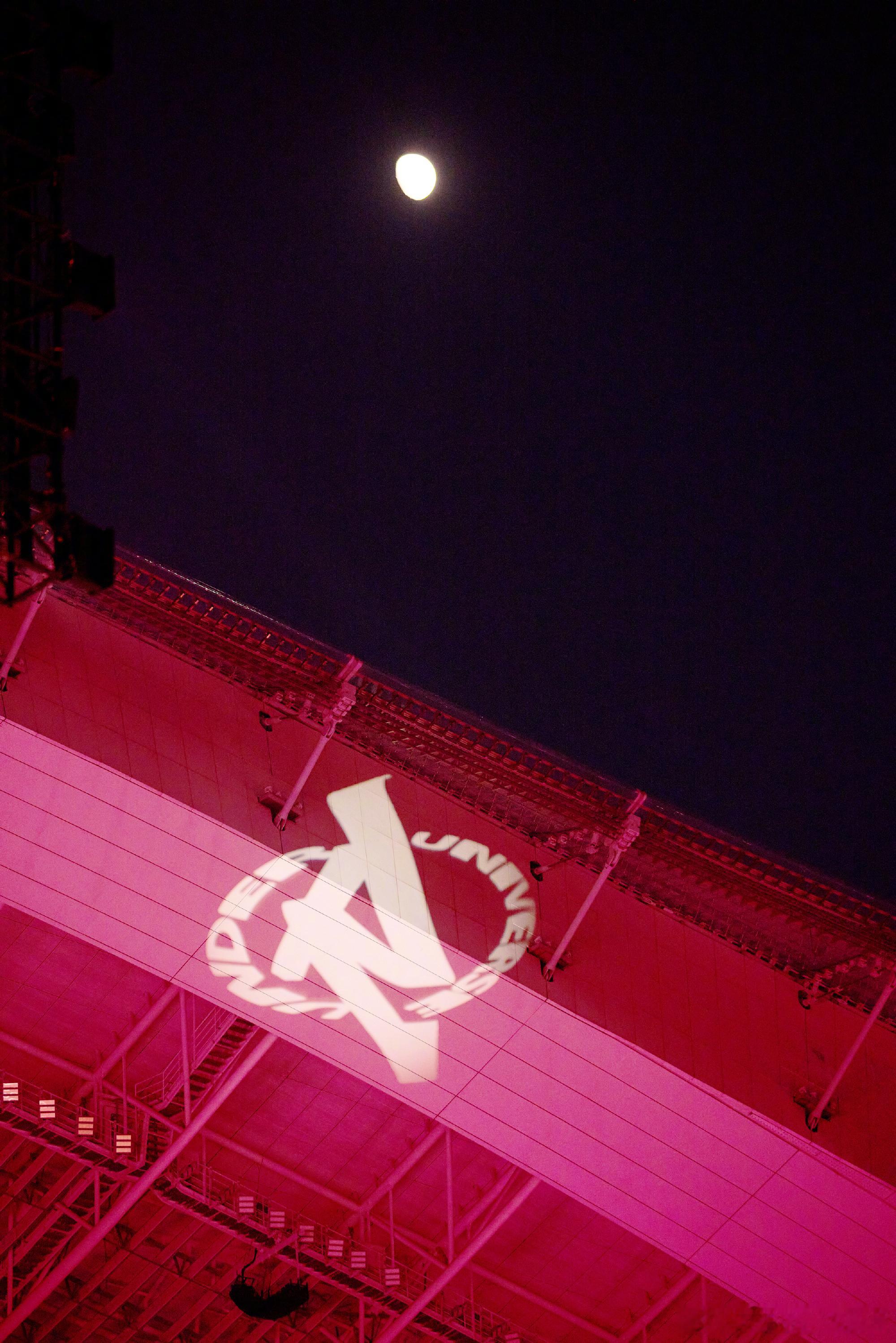 王源晒照祝大家中秋节快乐王源提前祝中秋节快乐王源提前祝中秋节快乐，好，太棒了 ​