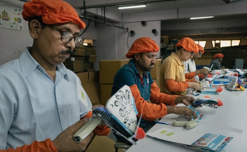 印度“公知”贾扬特・班达里：世界上人口最多的两个国家，一个是中国，一个是印度。这