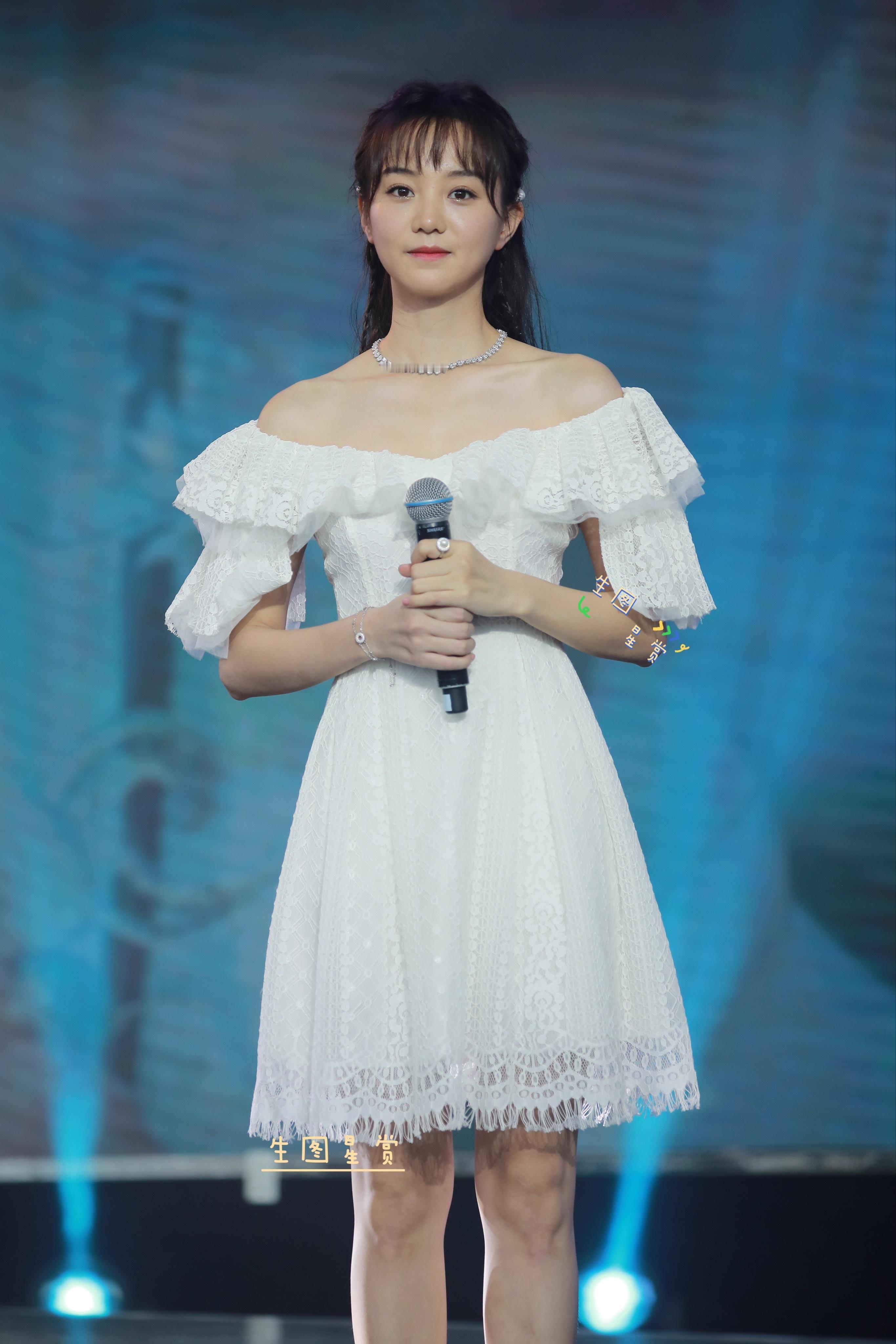 胡意旋200803青春芒果城生图，俏皮甜心的小花🌸🍧 胡意旋[超话] ​​​