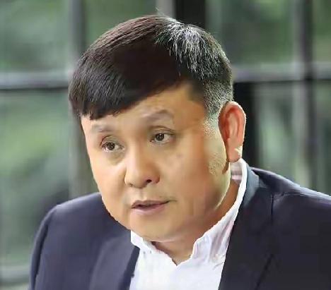 好久不见，上海华山医院的张文宏医生胖了许多。想起之前全国两会期间，记者问他“体重