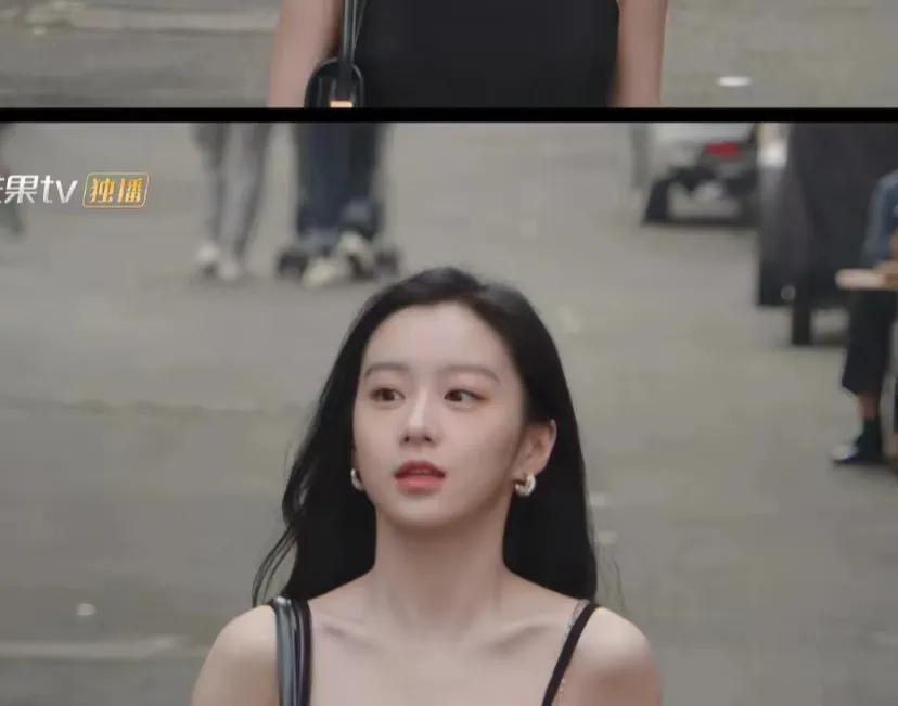 看完装腔启示录，后悔呆在大城市了……
衣食住行，打工人一个月五六千，房租一千多，