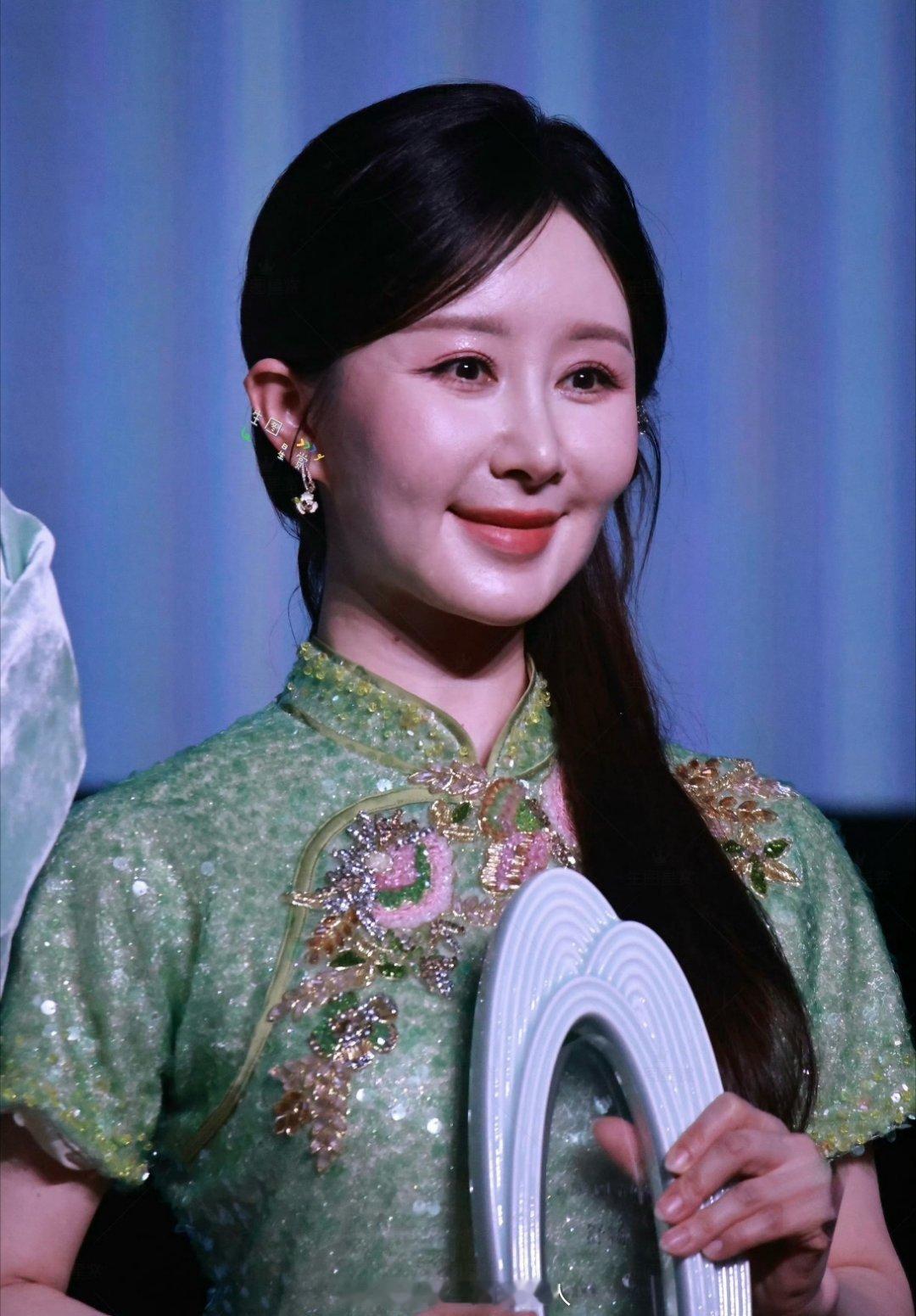 舒畅怎么变这样了？ ​​​