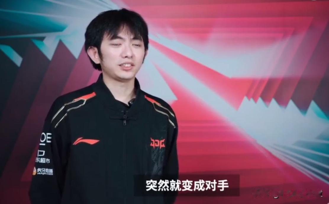莫名有点小甜？[捂脸]
“对战Scout还挺奇幻的感觉，突然变成对手了，但是不管