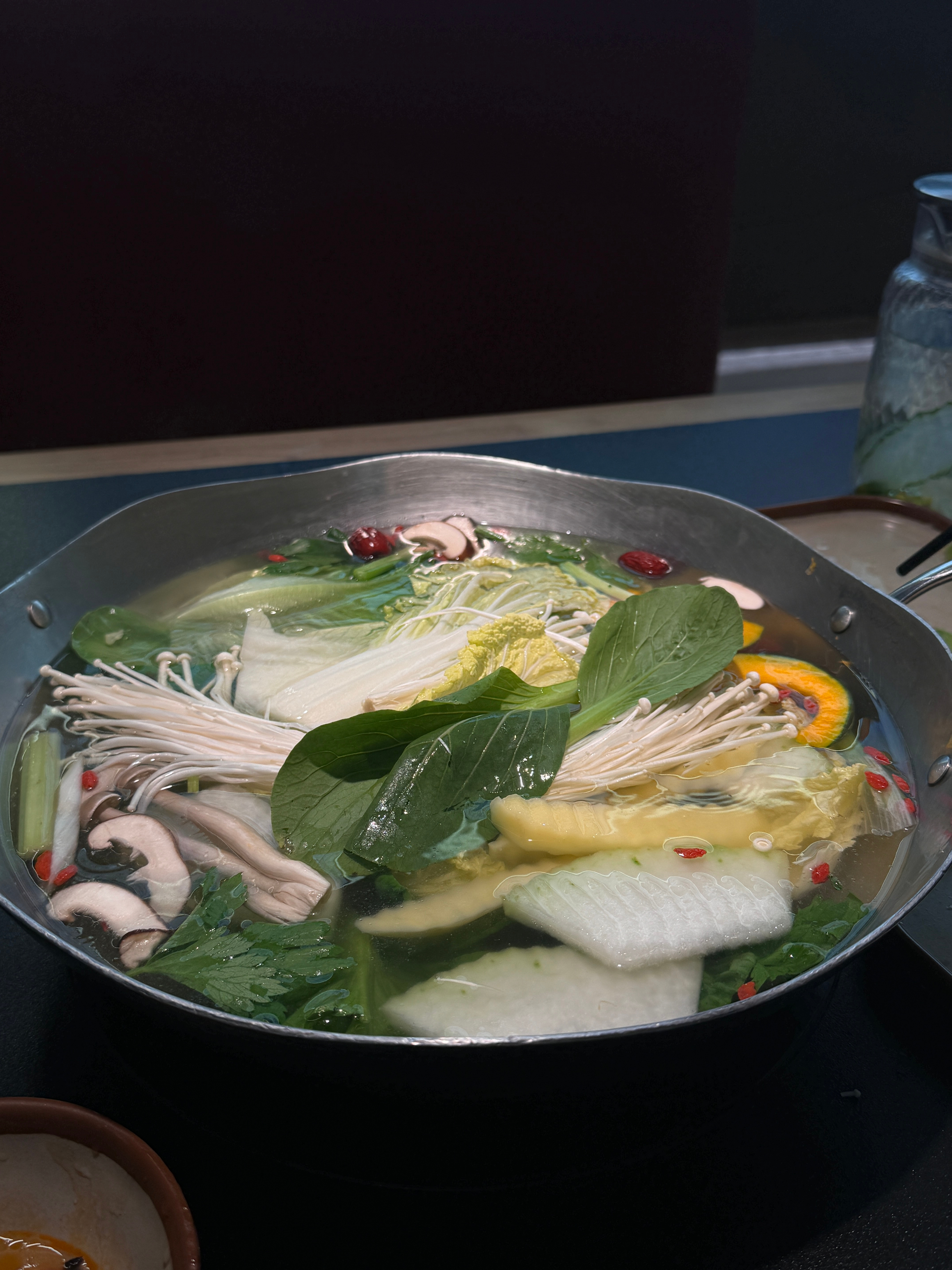 这一锅水煮菜蘸秘制小料吃 真的没人能get其中的美味吗？？？ ​​​