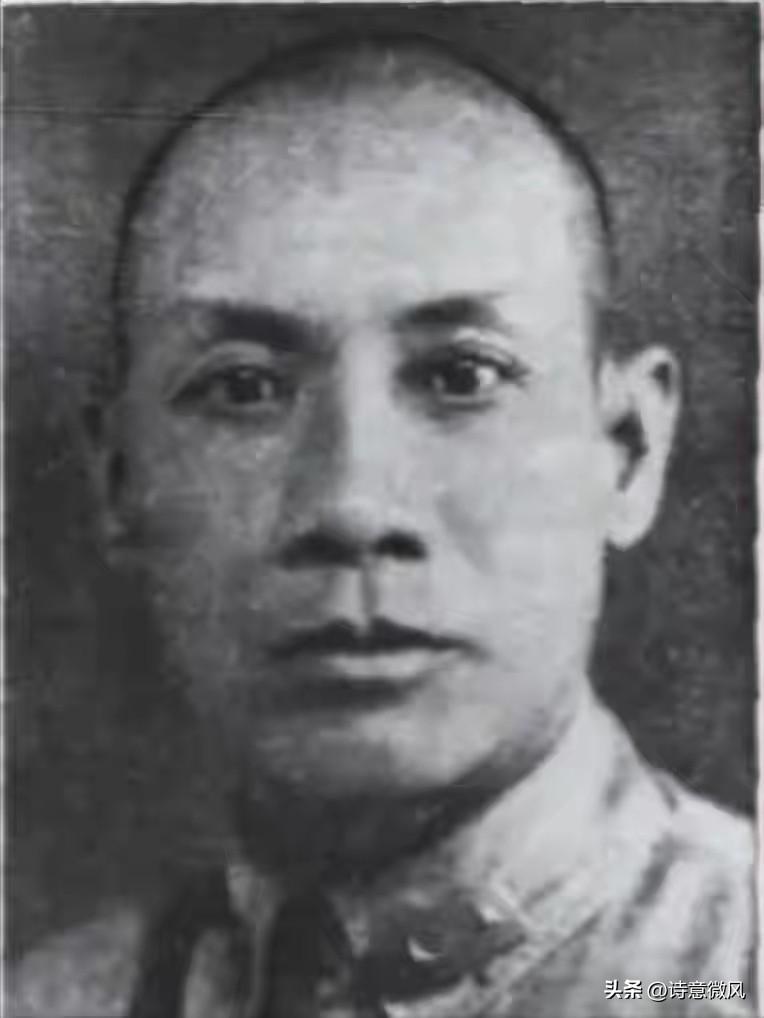 他活捉132个鬼子，不是斩首就是喂狗，日本败后将他告上军事法庭。
 
这个被日本