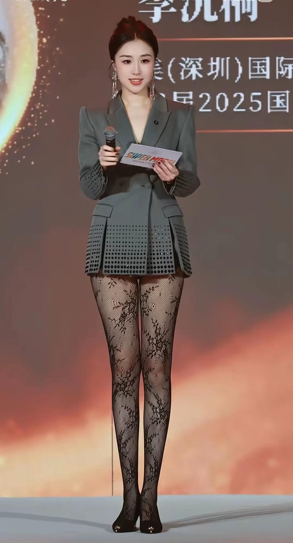 优雅气质，时尚穿搭，自信演讲，闪耀舞台！