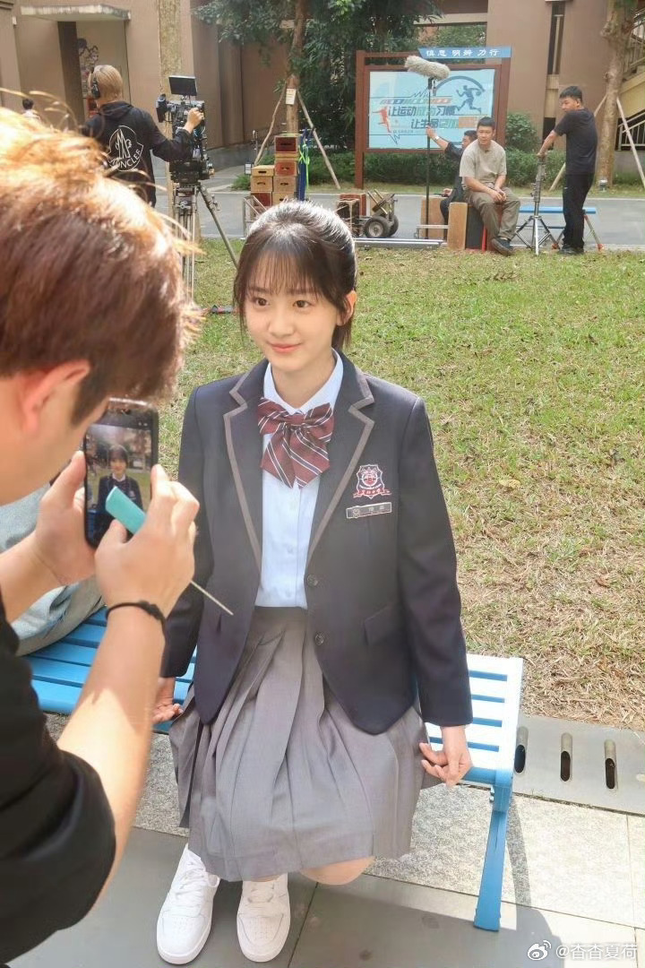 少年时代2陈翊曈拿的赤木晴子剧本少年时代2陈翊曈是赤木晴子剧本看着少年们在球场挥