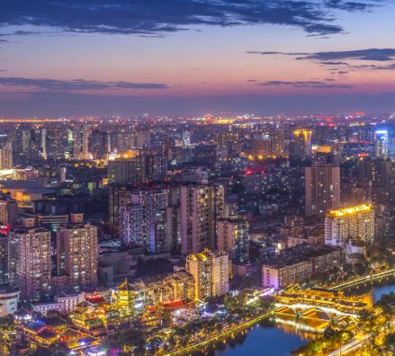 今天咱们来聊一所学校——西南医科大学。
我知道，一说到医科大学，很多人脑子里蹦出
