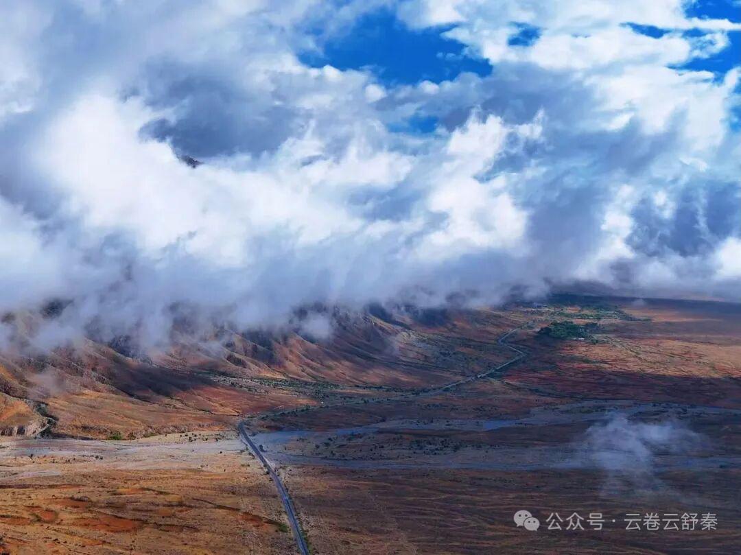 张福贵：背坑（4）

泥塘土堆，藏着童年欢趣



       夏日里，被挖空