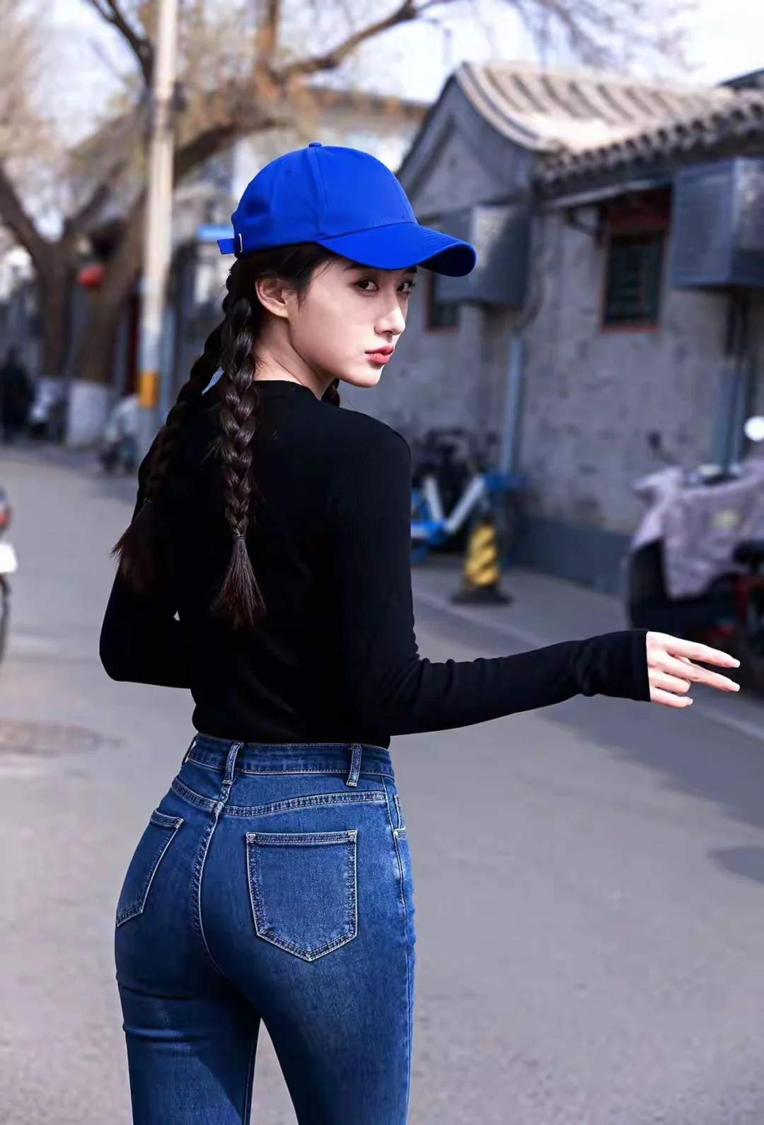 昨天和朋友聊天，聊到为什么大家都喜欢漂亮的人。 我说，因为漂亮的人自带...