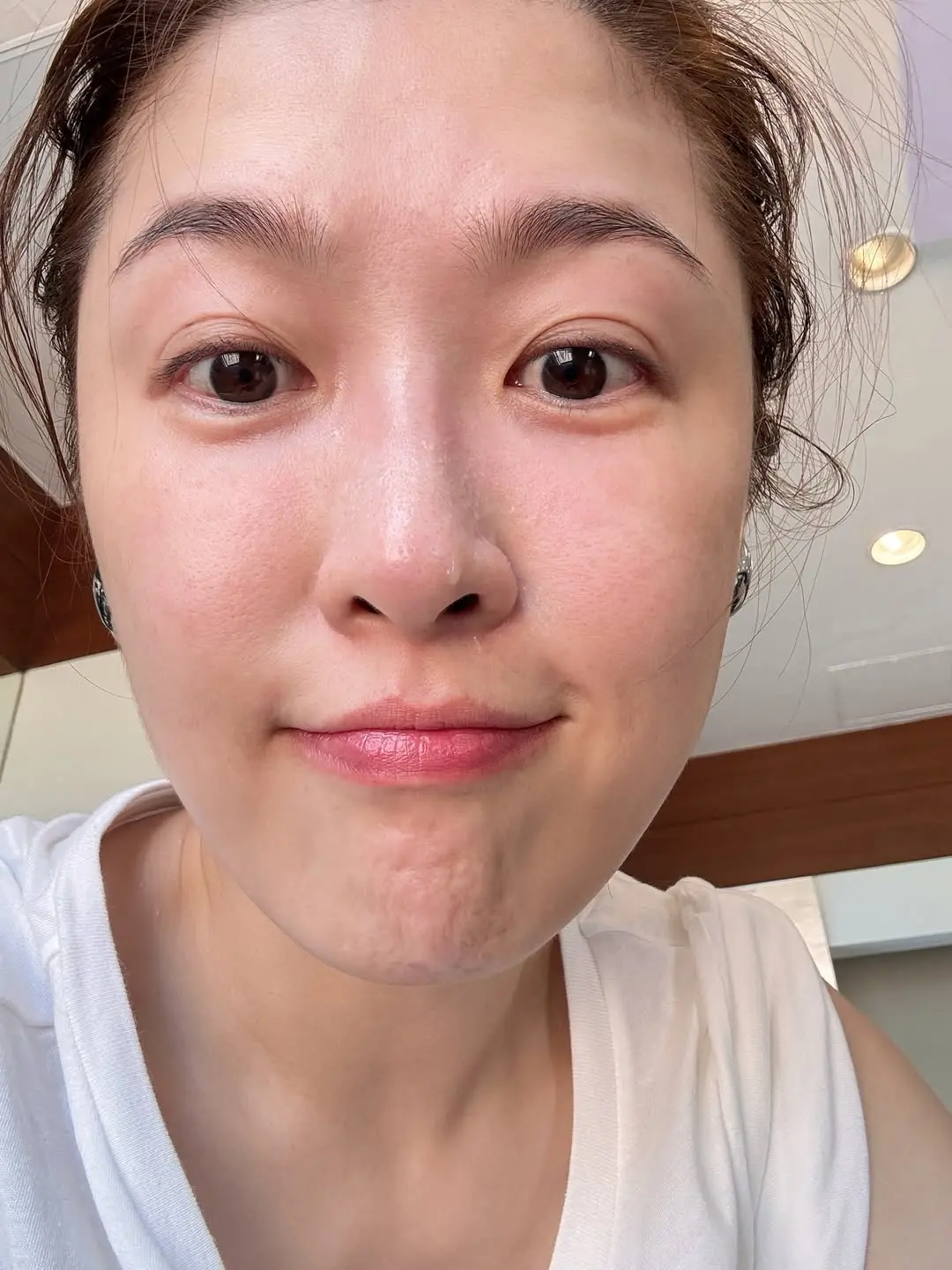 素颜的周丽淇。
