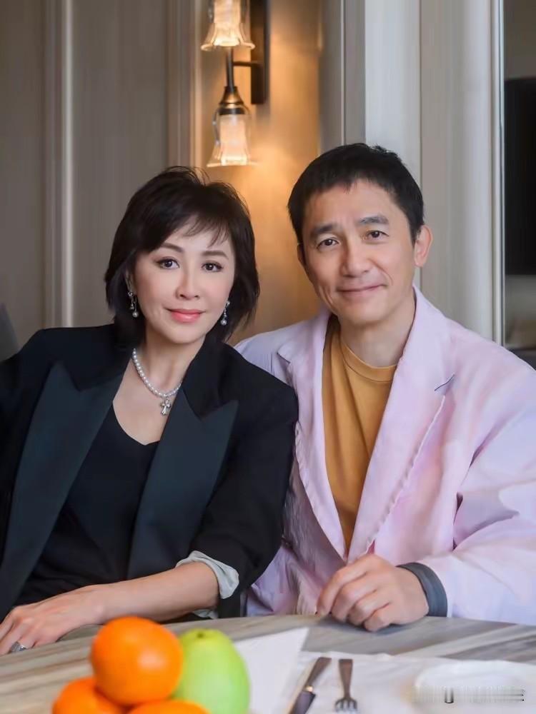 何赛飞当面问刘嘉玲，你挣那么多钱又不生孩子，留给谁？这话搁谁心里都得咯噔一下。