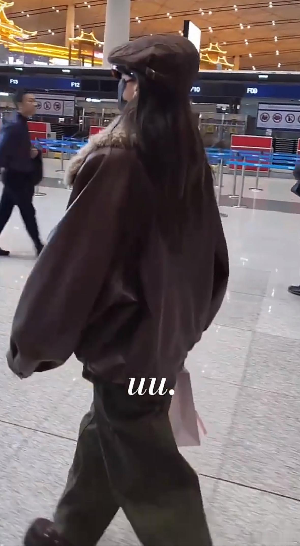 小情侣的穿搭越来越像