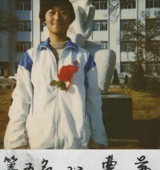 2000年，辽宁夫妻借款7万送女儿去德国留学，21年未见，临时才知女儿已成为德国