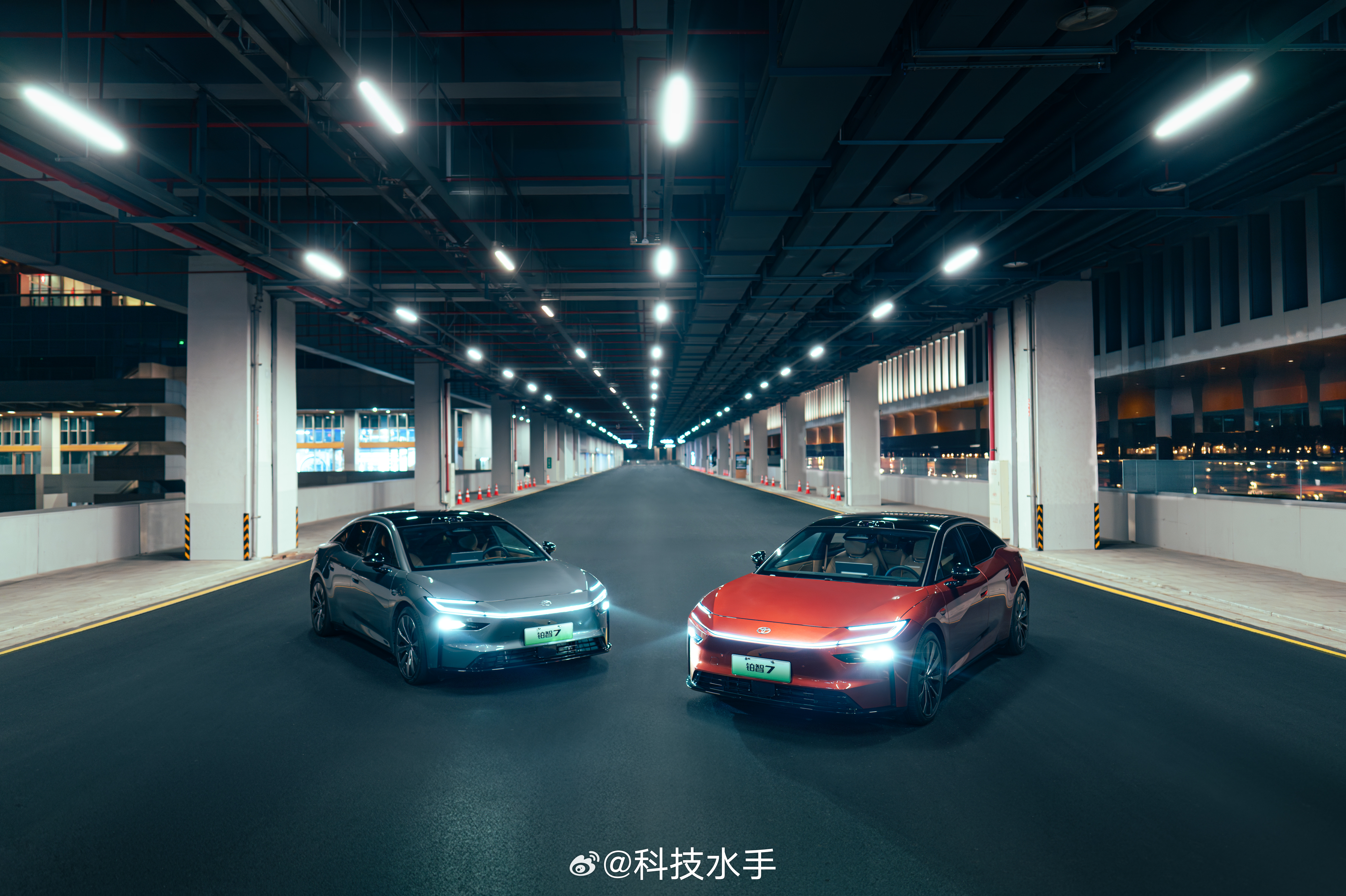 最近后台好多人私信我，问十几万预算想买台靠谱的大空间纯电轿车选什么好。今天晚上看