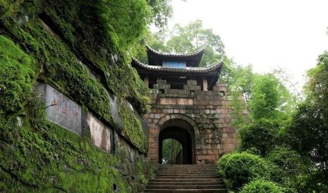 13世纪，忽必烈在钓鱼城立誓，绝不杀城中一人！
钓鱼城位于今重庆合川区，地处嘉陵