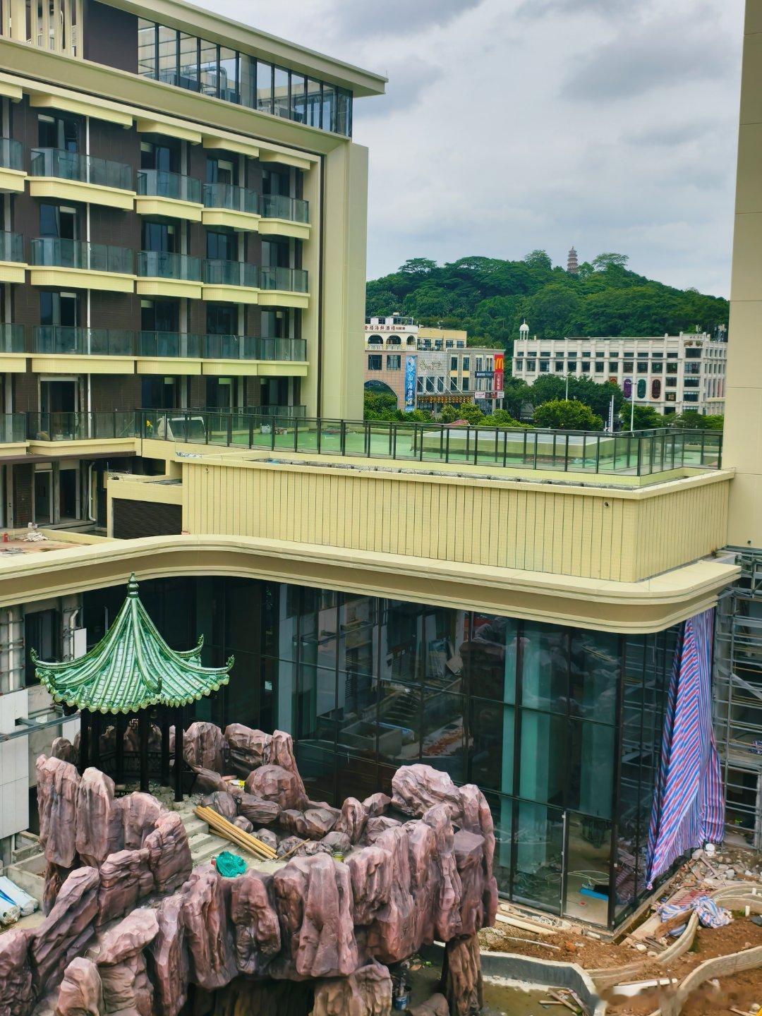 中山商业城建观察录 密锣紧鼓装修中——富华道南侧的富华酒店，富华道北侧/岐江河西