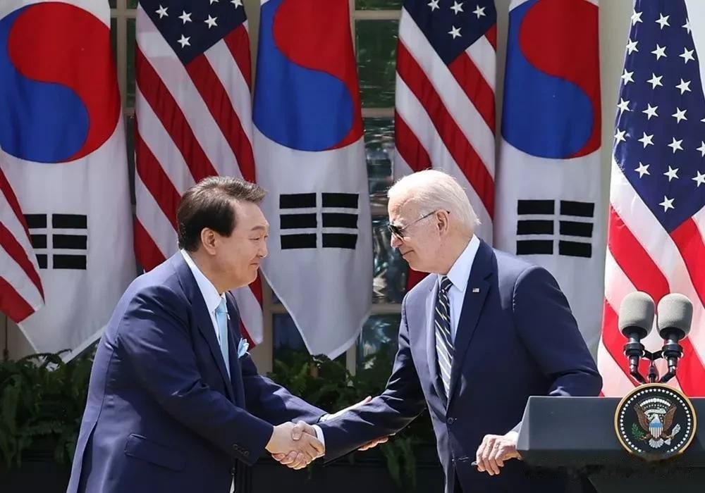 半岛局势急剧恶化！“尹锡悦离职”传遍韩国，70岁文在寅发声

来源:海峡快讯

