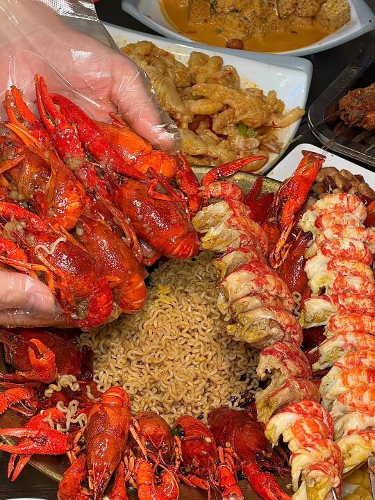 不开玩笑🥹夏天就驻扎在这家店吃小龙虾了！！