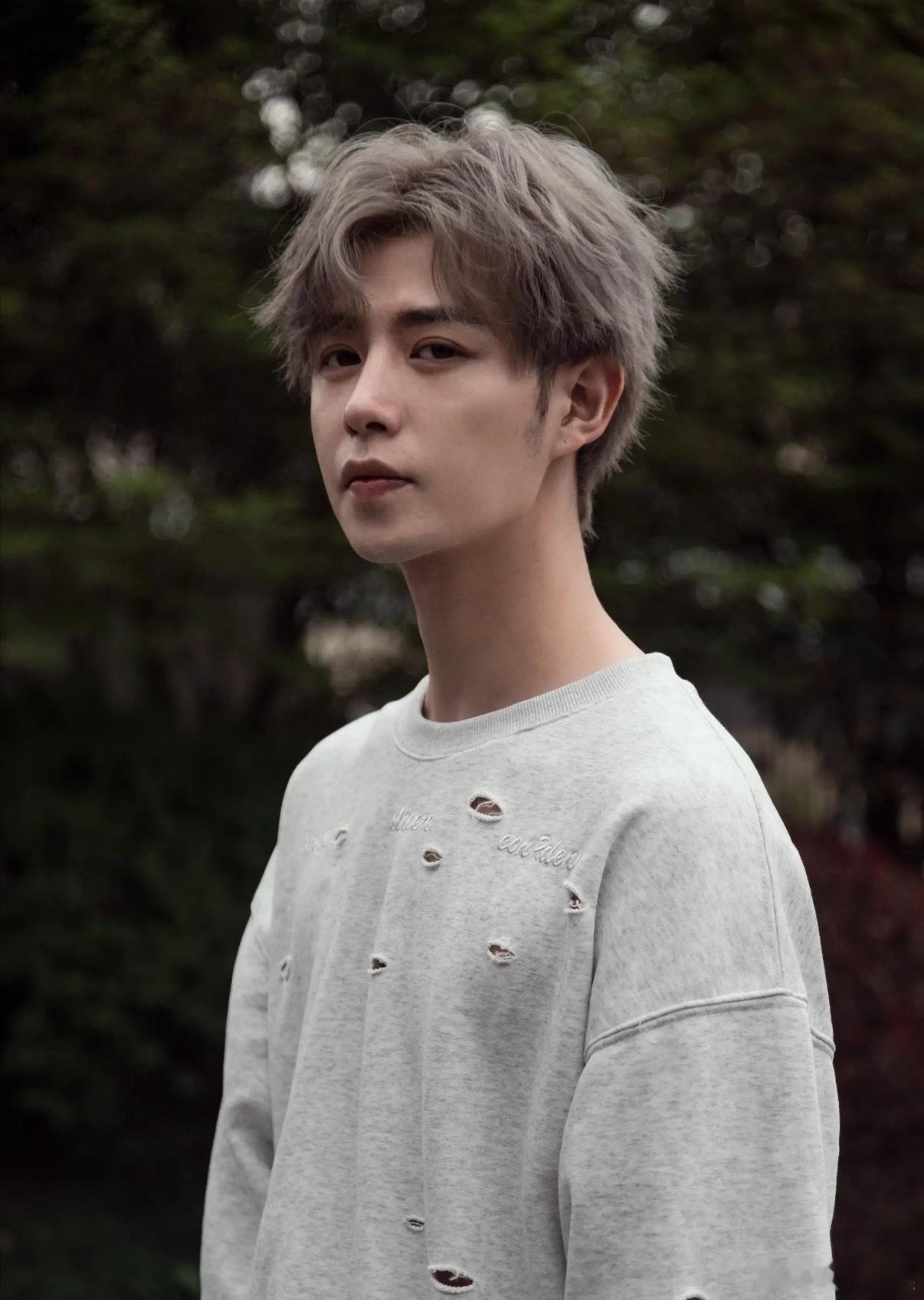 曝童锦程有孩子现在有一种他有孩子很正常的感觉，感觉他这么爱玩没有孩子都难 