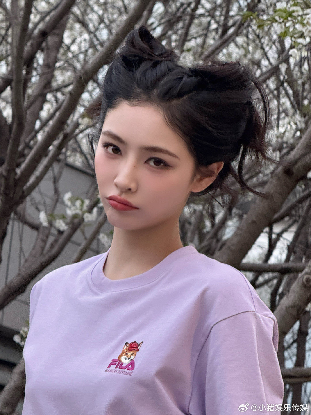 许佳琪狐系美人 许佳琪那独特的狐系美人气质，总是能让人瞬间陷入她的魅力中，一眼万