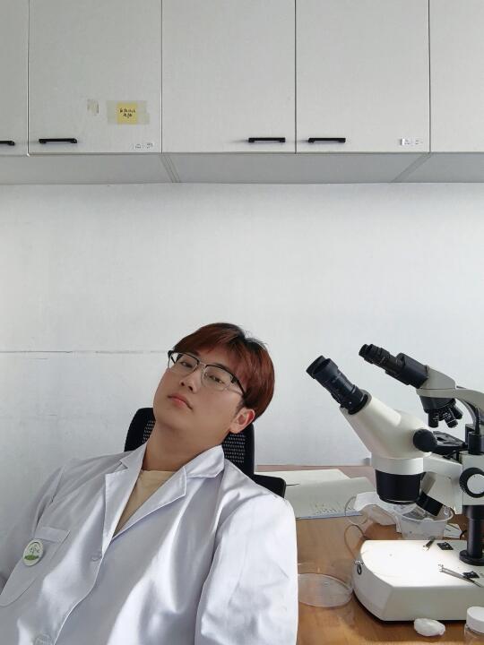 我将千次万次不遗余力救自己于水火之中 这一场说不上是好坏的关系结束的时...
