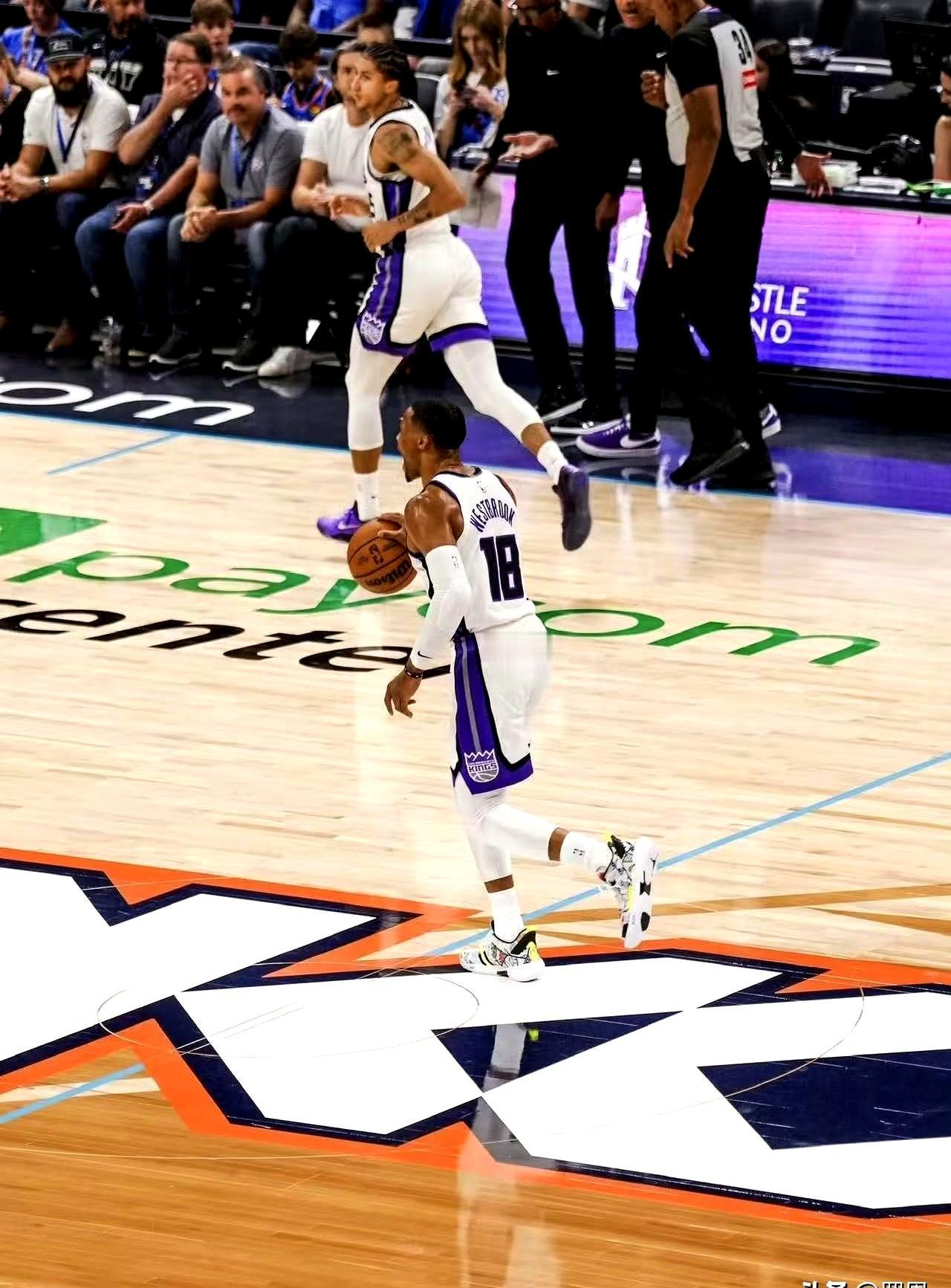 信息整合报告：威斯布鲁克与国王队近况分析
 

国王最近8连败，战绩滑坡藏都藏不