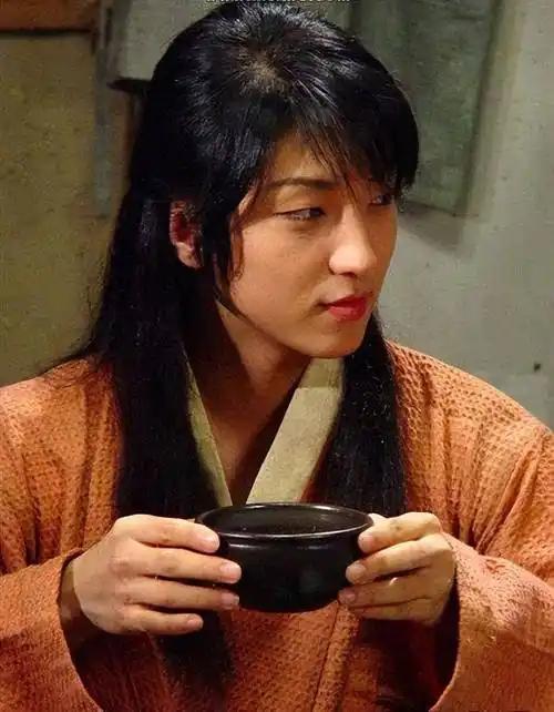 青楼之外，古代男妓的隐秘生活，不只为女性服务，还是权贵玩物
 
咱先把话说透，古