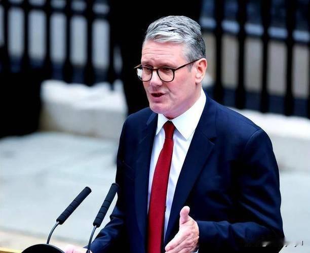 近日，英国政府承认了一个令人震惊的事实：曼德尔森去当驻美大使之前，压根没通过安全