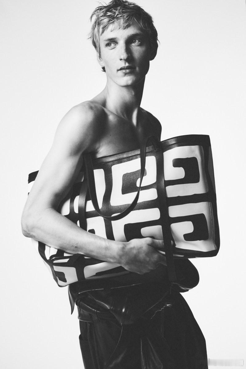 男装周  Givenchy Spring 2027 Menswear Detai