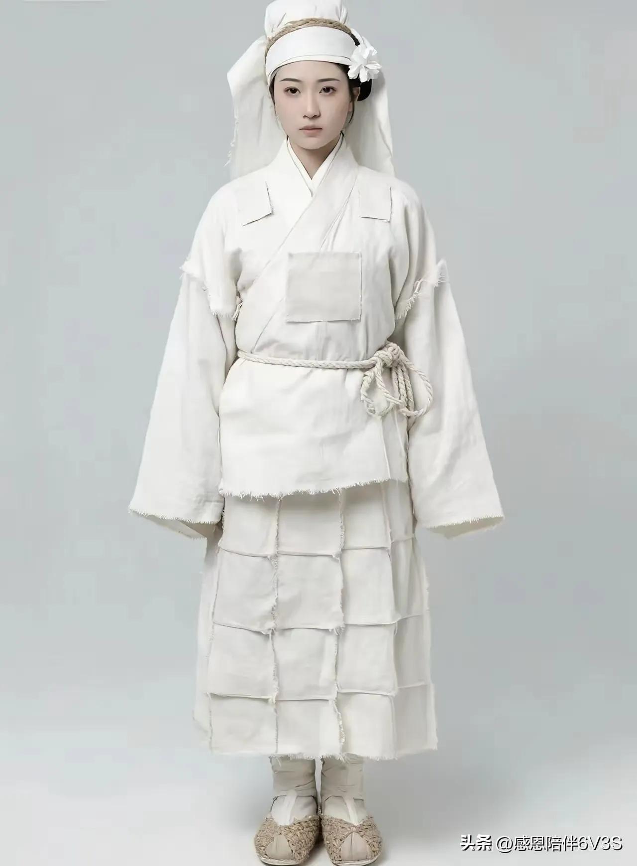 好家伙，一张AI改图直接让巴黎世家秒变“巴黎逝家”，网友这奇思妙想，实在令人折服