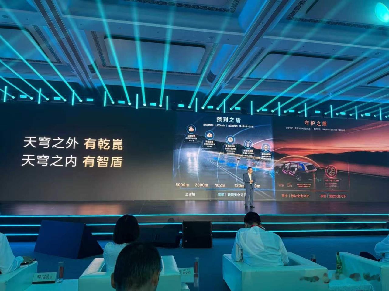 很多用户选家用车最朴素的诉求：开着省心、遇险能躲、撞了安全。看似简单三点，却是很