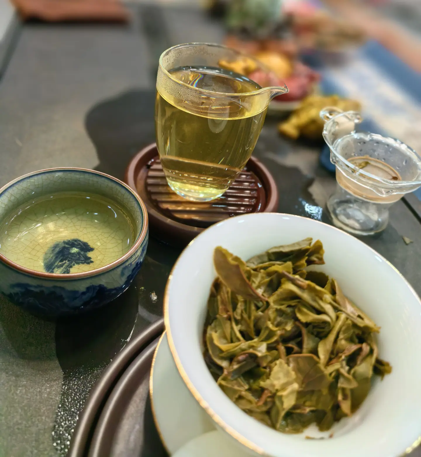 让心灵在茶香中漫步， 找回那个简单而纯粹的自己。