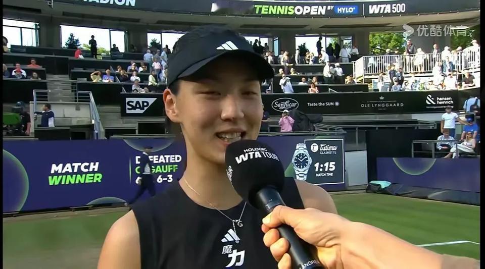 虽然王欣瑜1:2不敌万卓诺娃痛失WTA500柏林站冠军，但是这次草地赛已经创造最