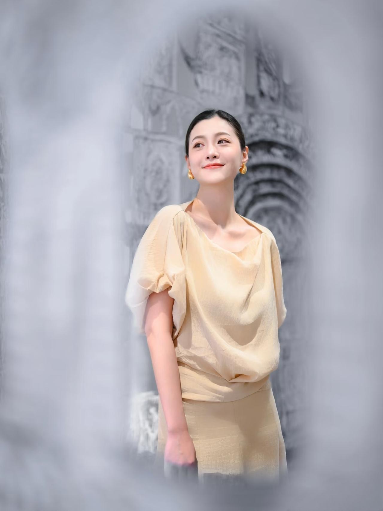 女生如何穿搭看起来时尚更有品味呢