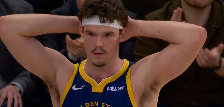 勇士近8场比赛中仅取得1胜7负的战绩，唯一赢的是火箭。金州勇士队