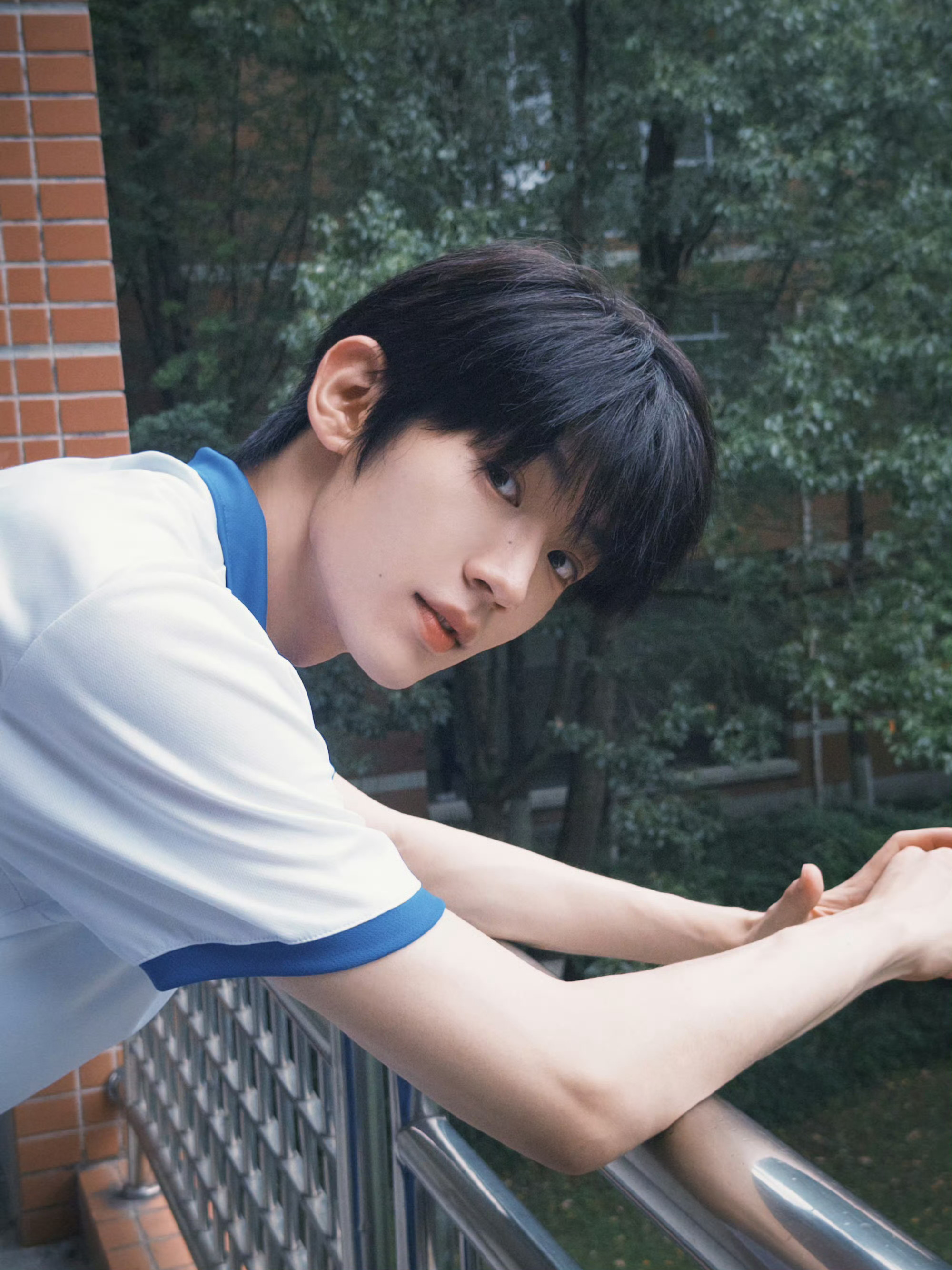 吴俊霆替吴俊霆接个青春剧的本子 也是被吴俊霆的校服少年感拿捏住了好吧，没有花哨造
