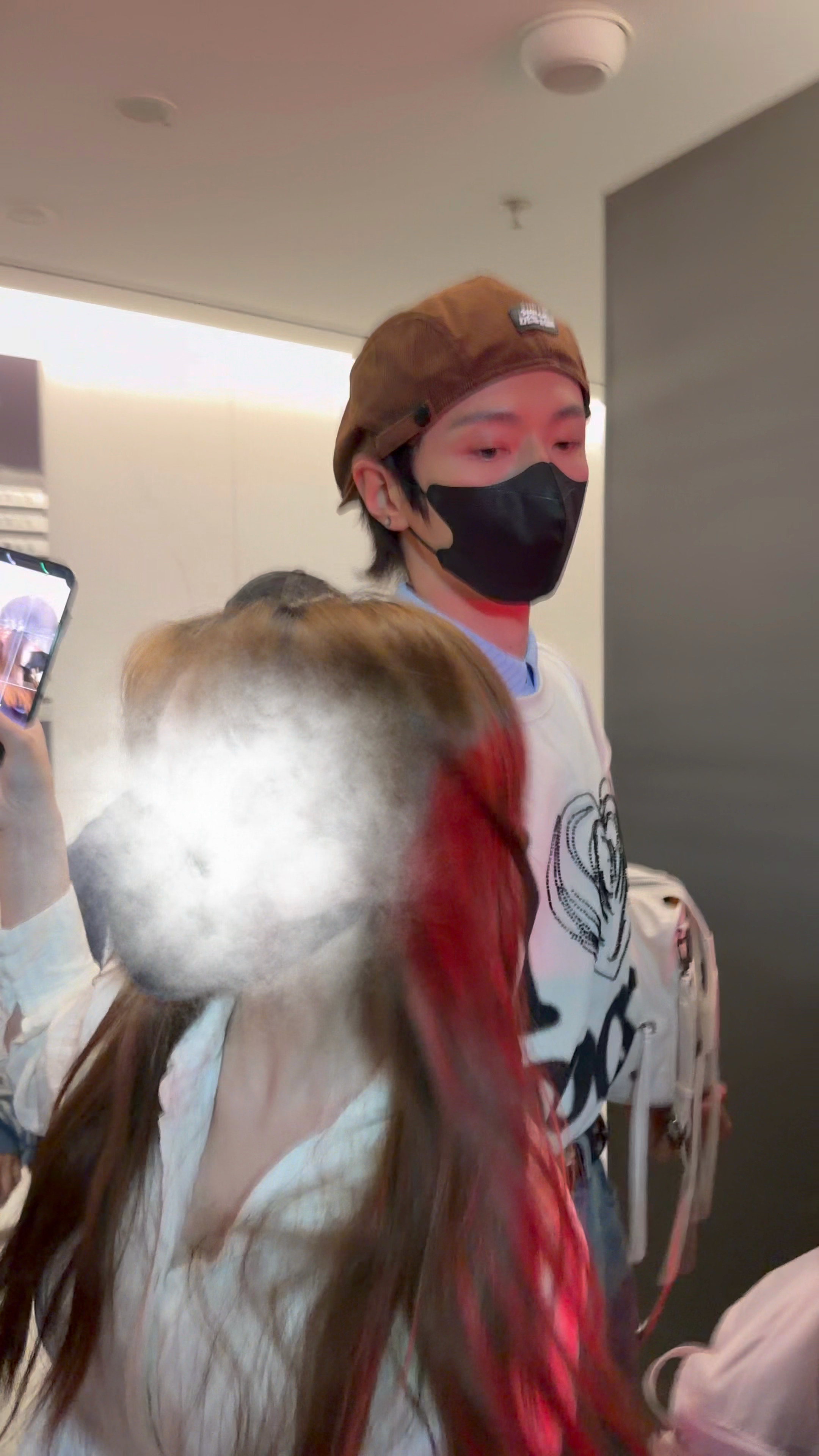 我妈被撞了也只会弱弱地看你一眼 