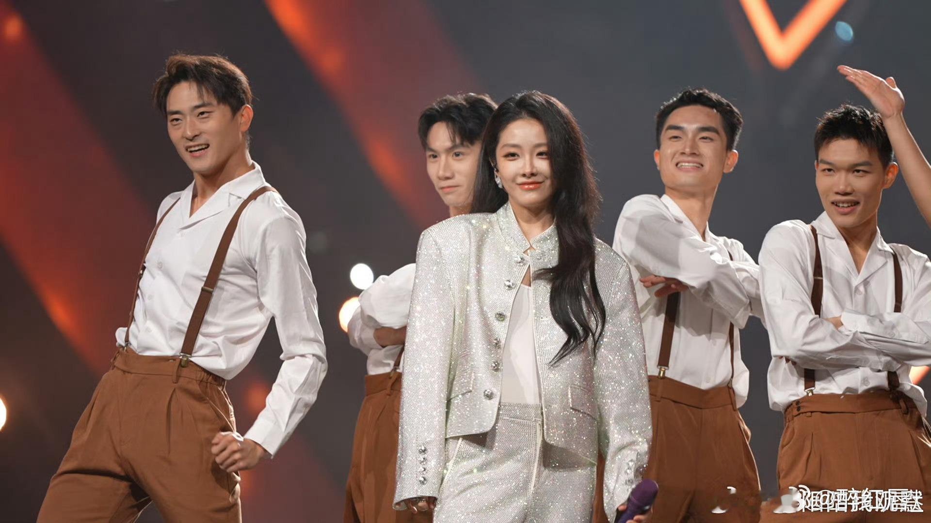 半个娱乐圈都来宜宾团建了救命！宜宾直接承包半个内娱星光！和美之夜 央视级视听盛宴