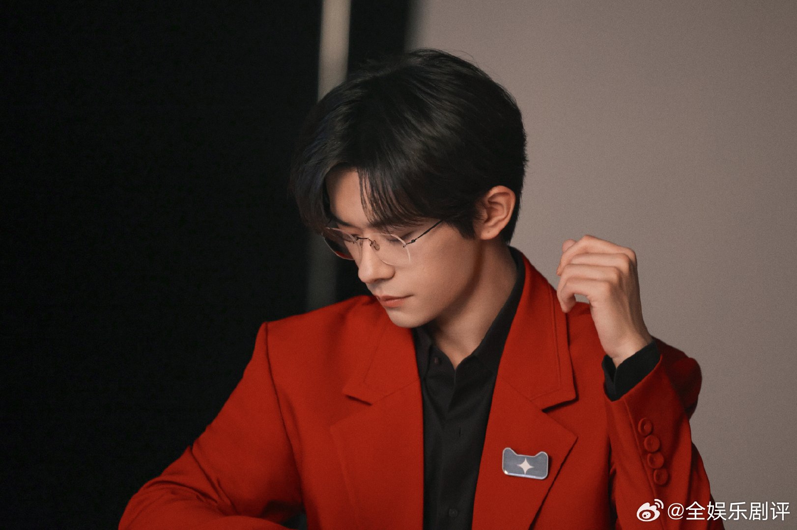 颜值被低估的男明星top5大家总聚焦演技实力，很少夸赞外形，白白忽略他们出众的样