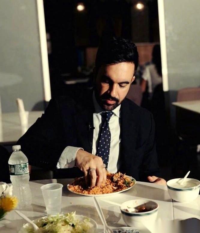 好家伙，这简直是直接冲到人家门口，指着鼻子宣战了。
纽约，特朗普的老巢。新上任的