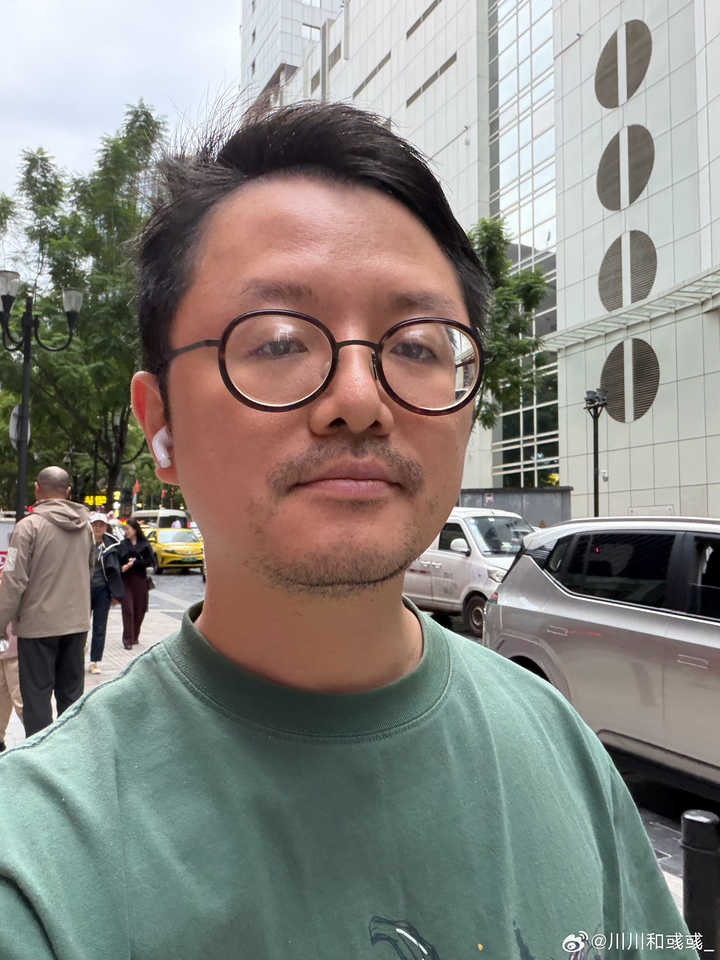 咳咳，之前大家一直说我眼镜没有擦干净，其实是我眼镜的镀膜掉了。之前一直没时间，最
