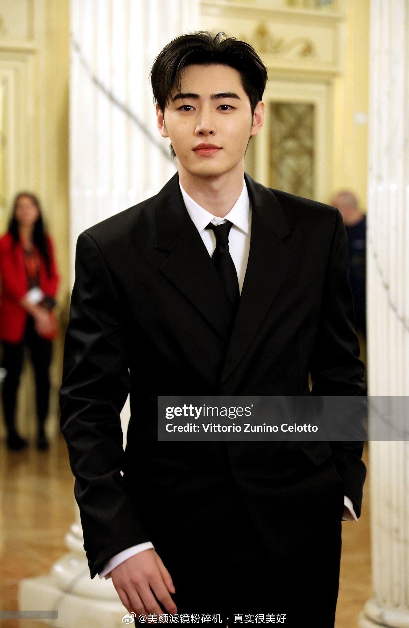 朴成训冬奥开幕式红毯新闻图 