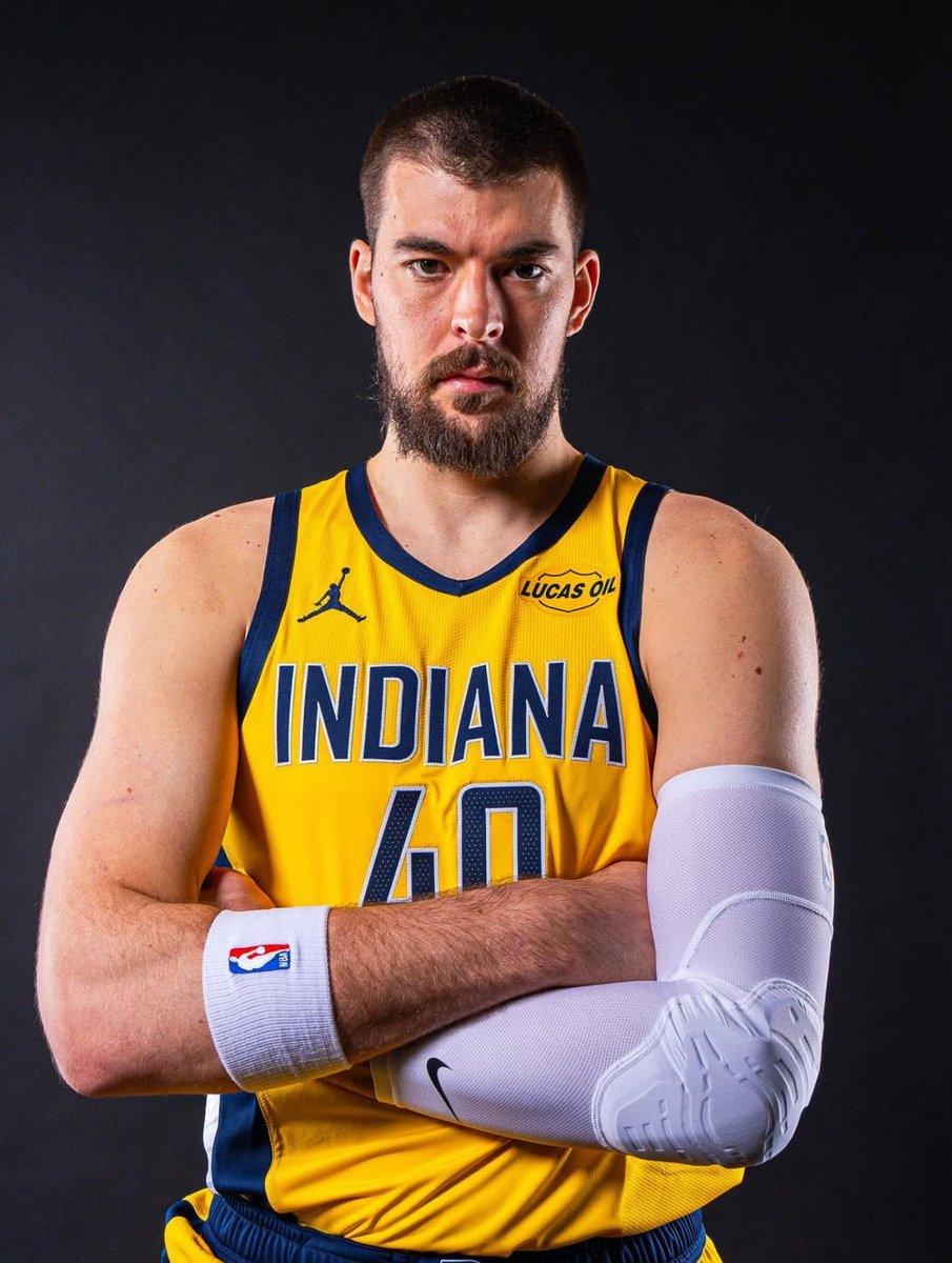 伊维察·祖巴茨距离在印第安纳步行者完成首秀越来越近。球队更新的伤病报告显示，他在