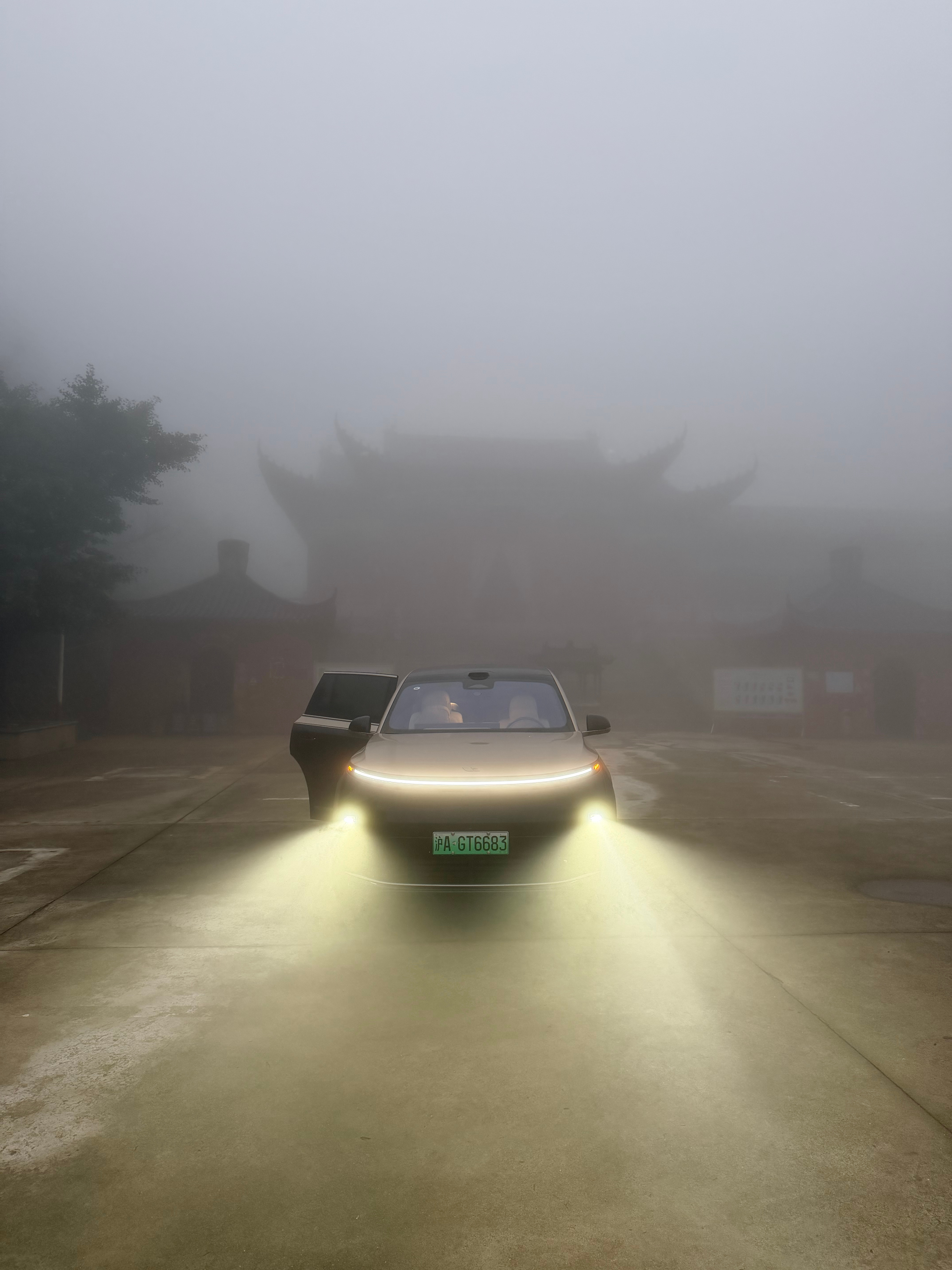 停车场外露营一夜，早上第一个登殿 九江·佑圣宫