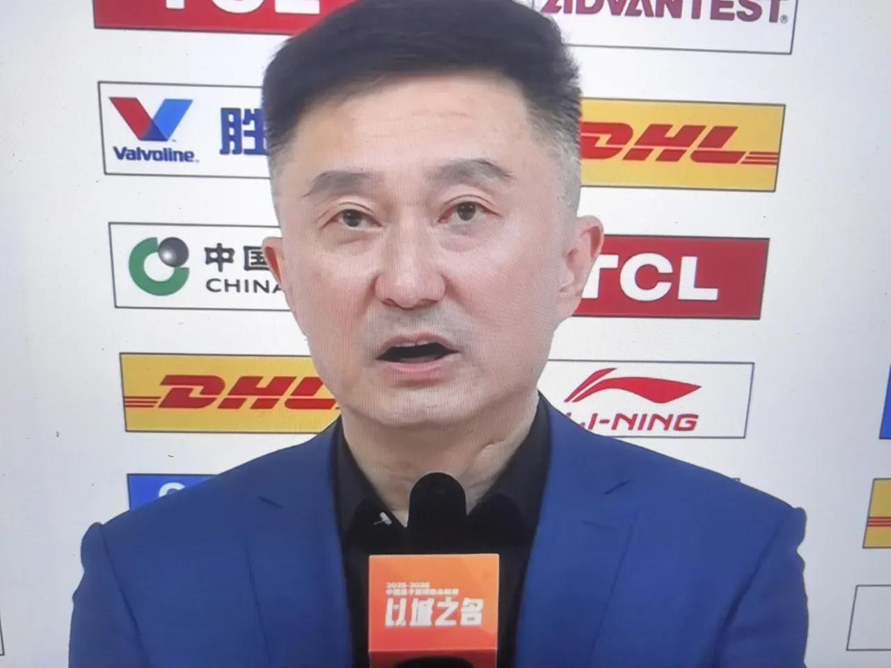 京粤大战五大看点来了！
1 小诸葛杜锋能不能剑走偏锋从北京“偷”走一场胜利？
2