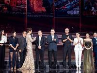 央视跨年落户吕梁！王一博周深同台，2026开年盛宴凭什么刷屏60亿？岁末娱乐圈的