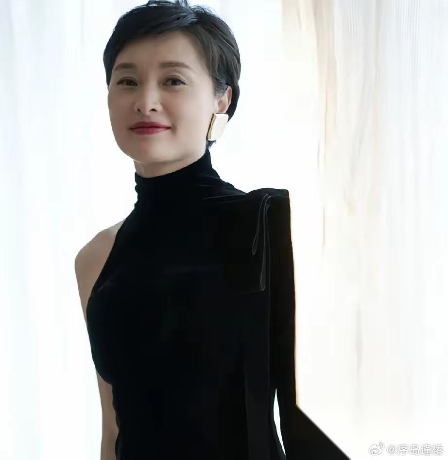 看了吴越的状态， 不知道陈建斌后悔没。 年轻时蒋勤勤比吴越漂亮，陈建斌选择了蒋勤