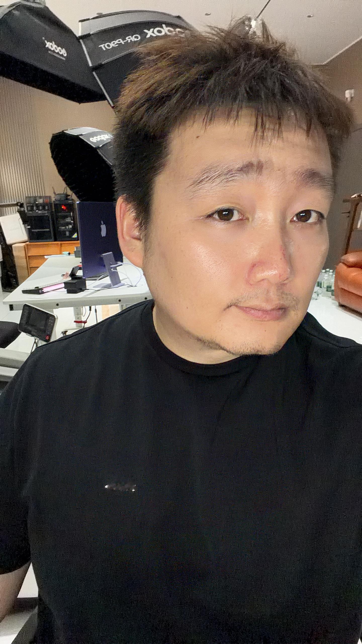 简单一口，定时吃饭，吃饱才能健康。今天就4台机器，可以提前下班了，晚上和赵娜去支